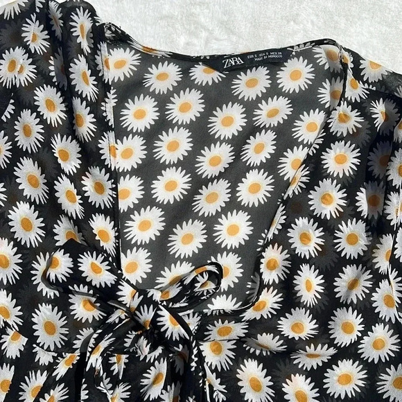 ZARA Daisy Peplum Flowy Blouse Size S - Picture 3 of 8